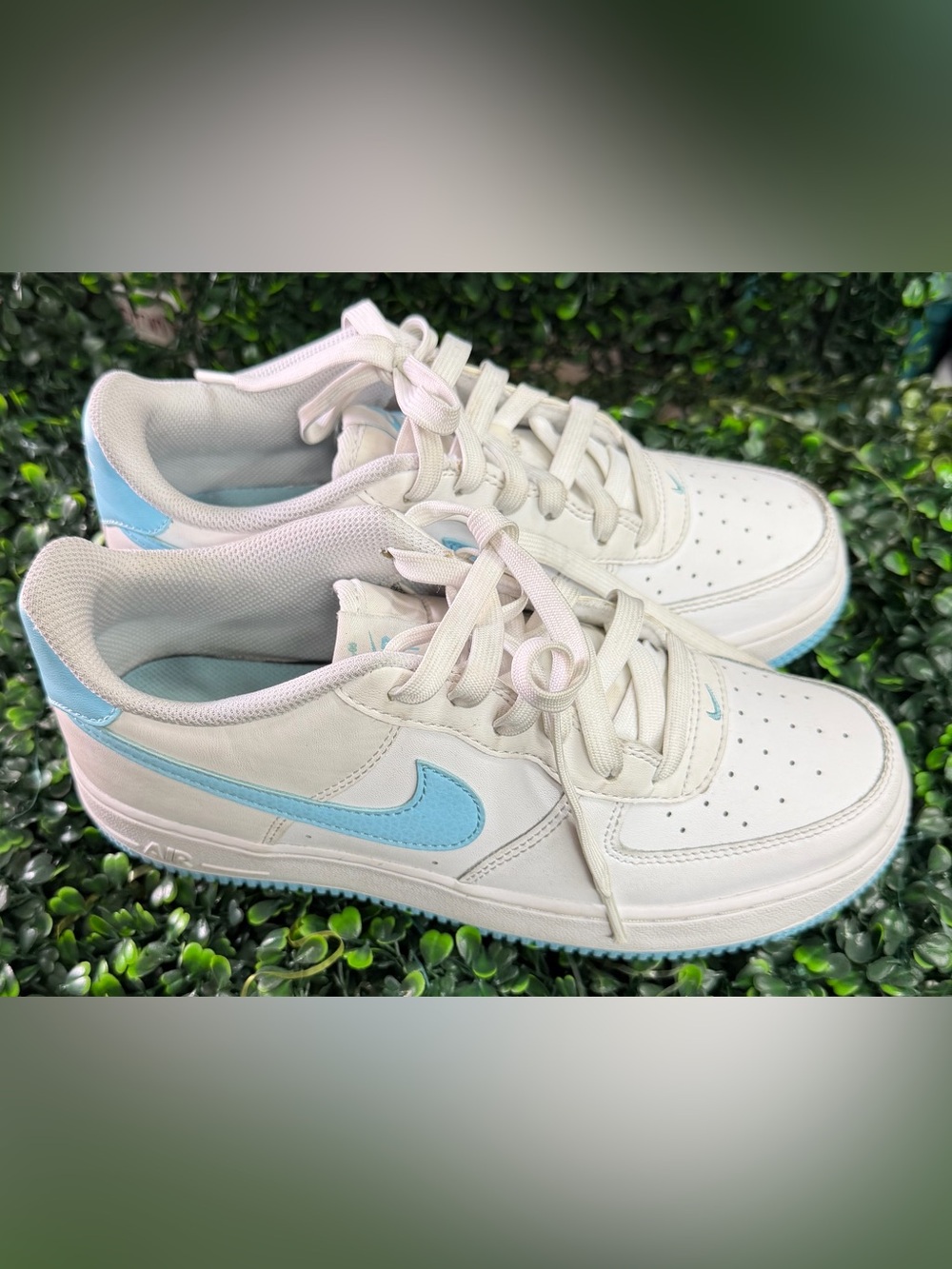 Kids Nike White Low-Top Sneakers with Light Blue Swoosh Size 6Y